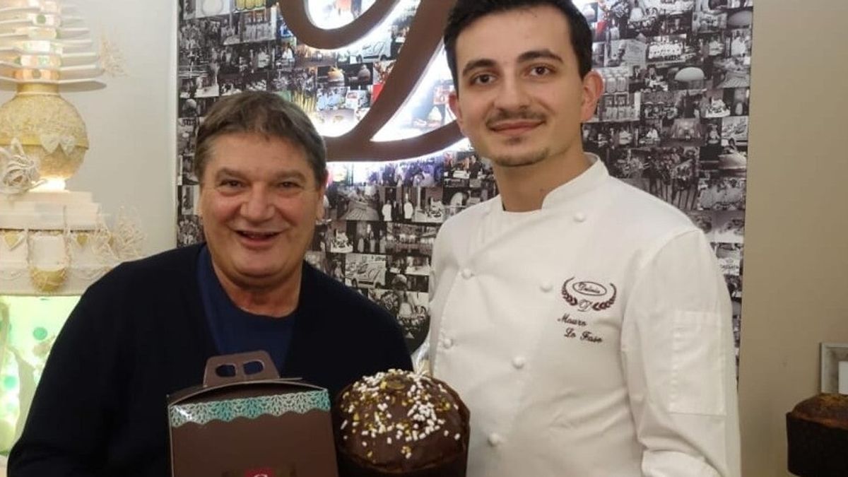 Mauro Lo Faso, a destra, con chef Nino Graziano e il panettone artigianale destinato a Mosca © Ufficio stampa