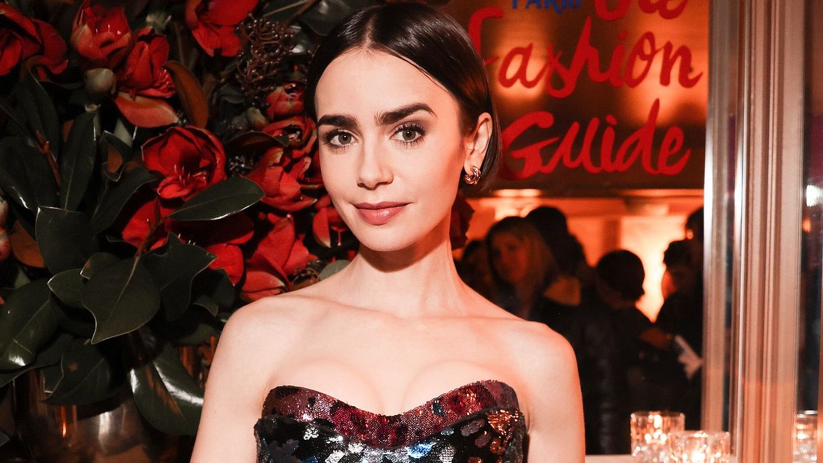 Lily Collins, look super glam e caschetto iconico  © IPA