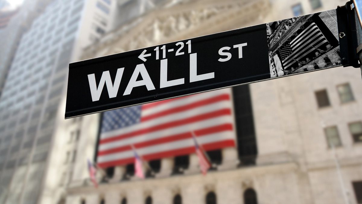 Detail of Wall Street Sign © Da video