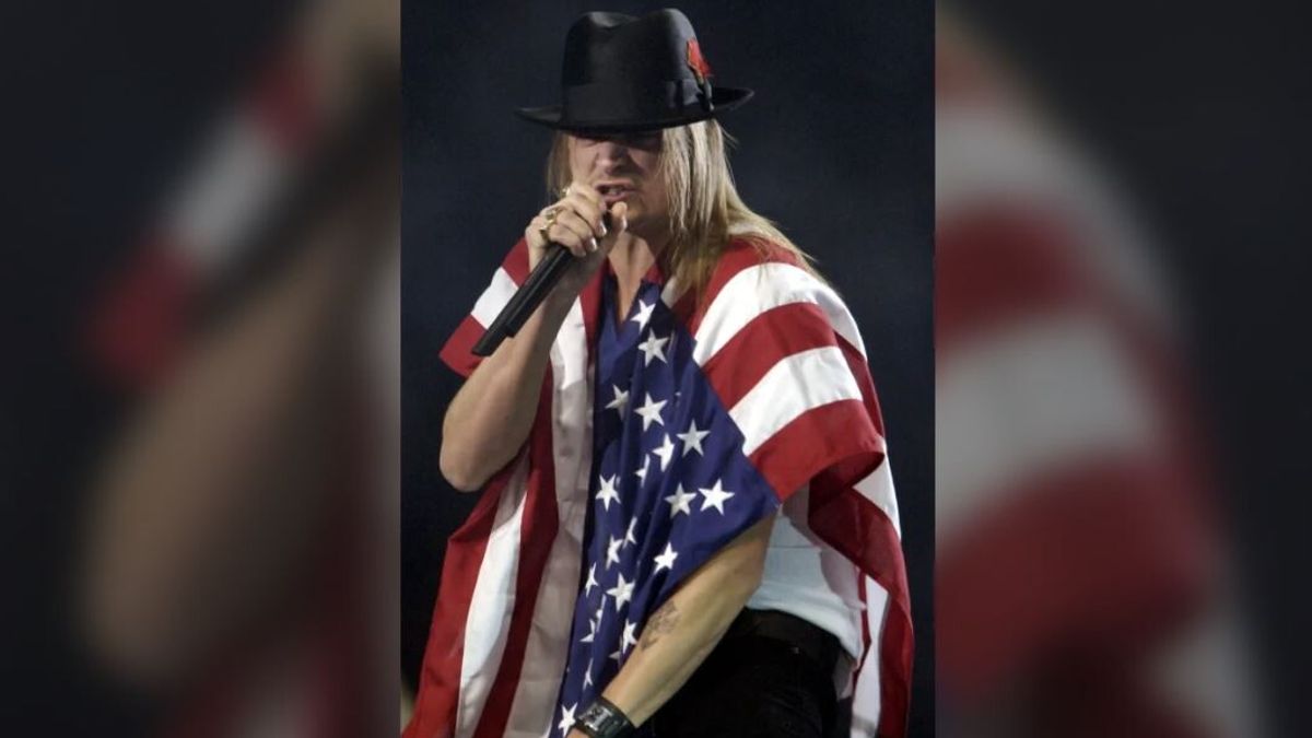 Kid Rock - Super Bowl 2004 © Pat Sullivan