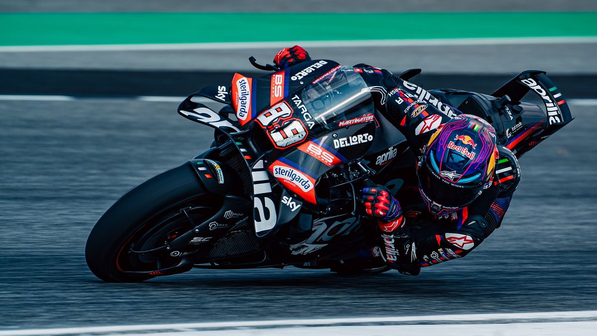  © Aprilia Racing Press Office