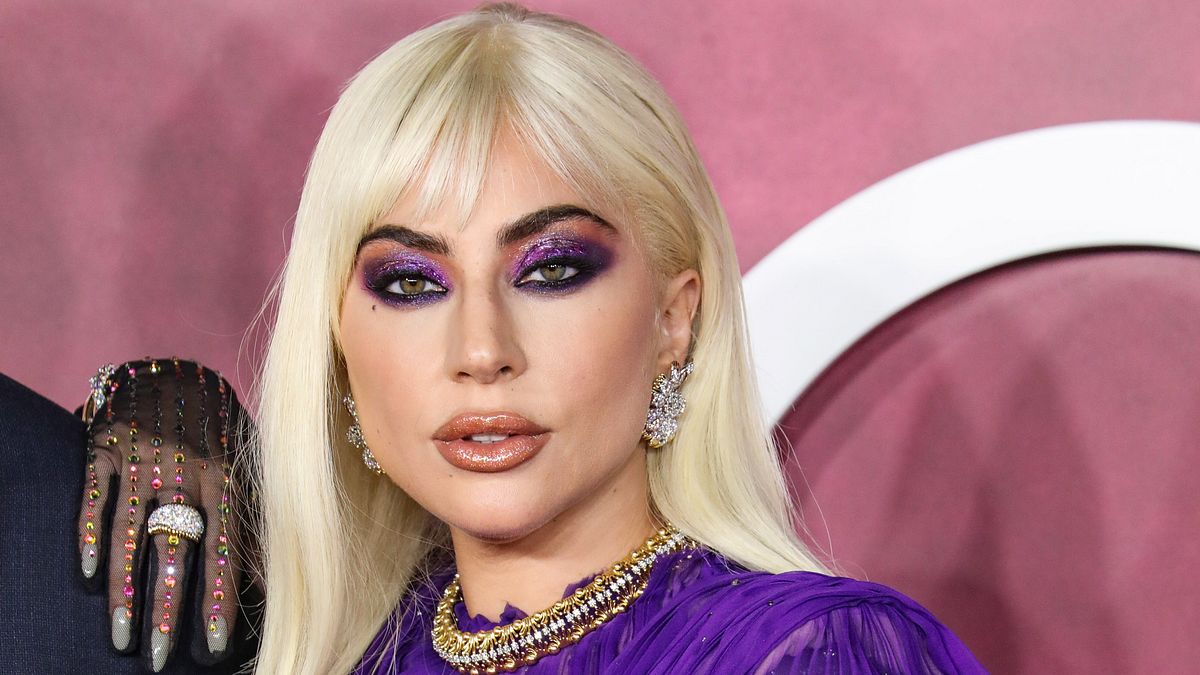 Lady Gaga, la passione per la moda nei suoi look più iconici: © IPA