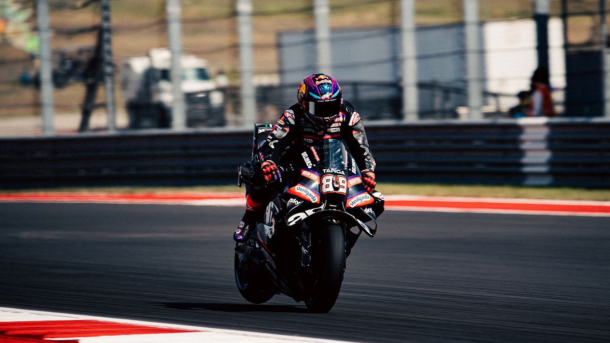  © Aprilia Racing Press Office