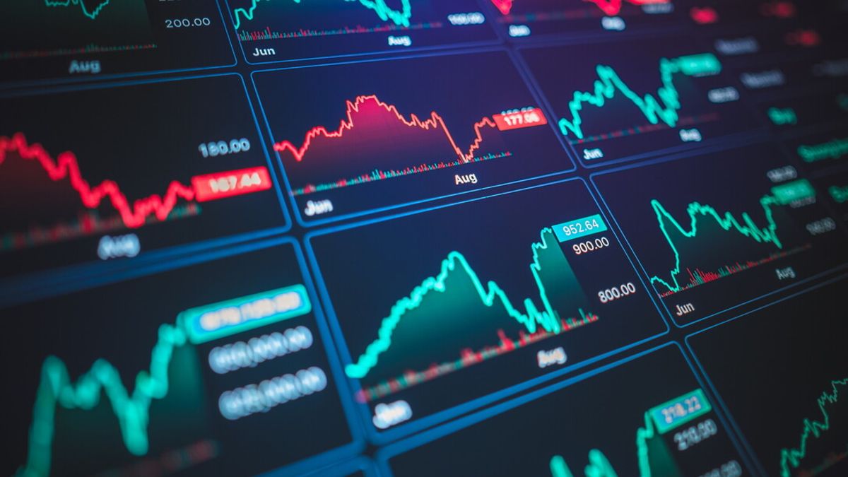 stock market crashes, AI-driven trading, and real-time financial analytics. 