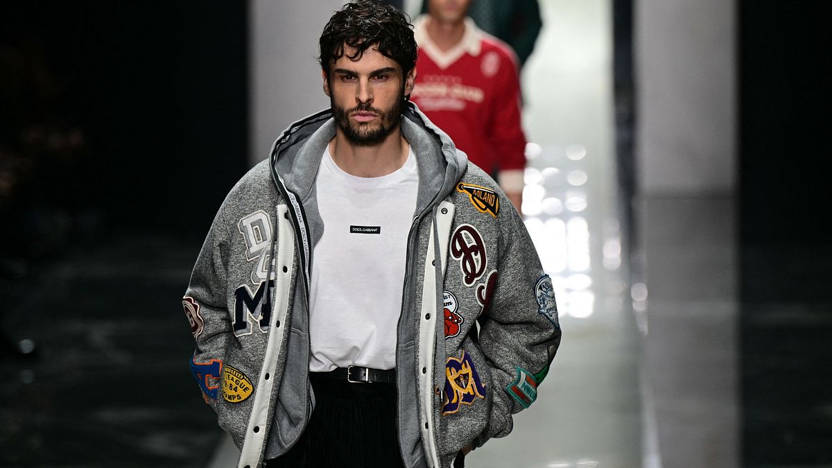 Il modello e cantante francese Baptiste Giabiconi in passerella alla Milano Fashion Week durante la sfilata della collezione Dolce&Gabbana uomo autunno inverno 2026-2027 © Afp