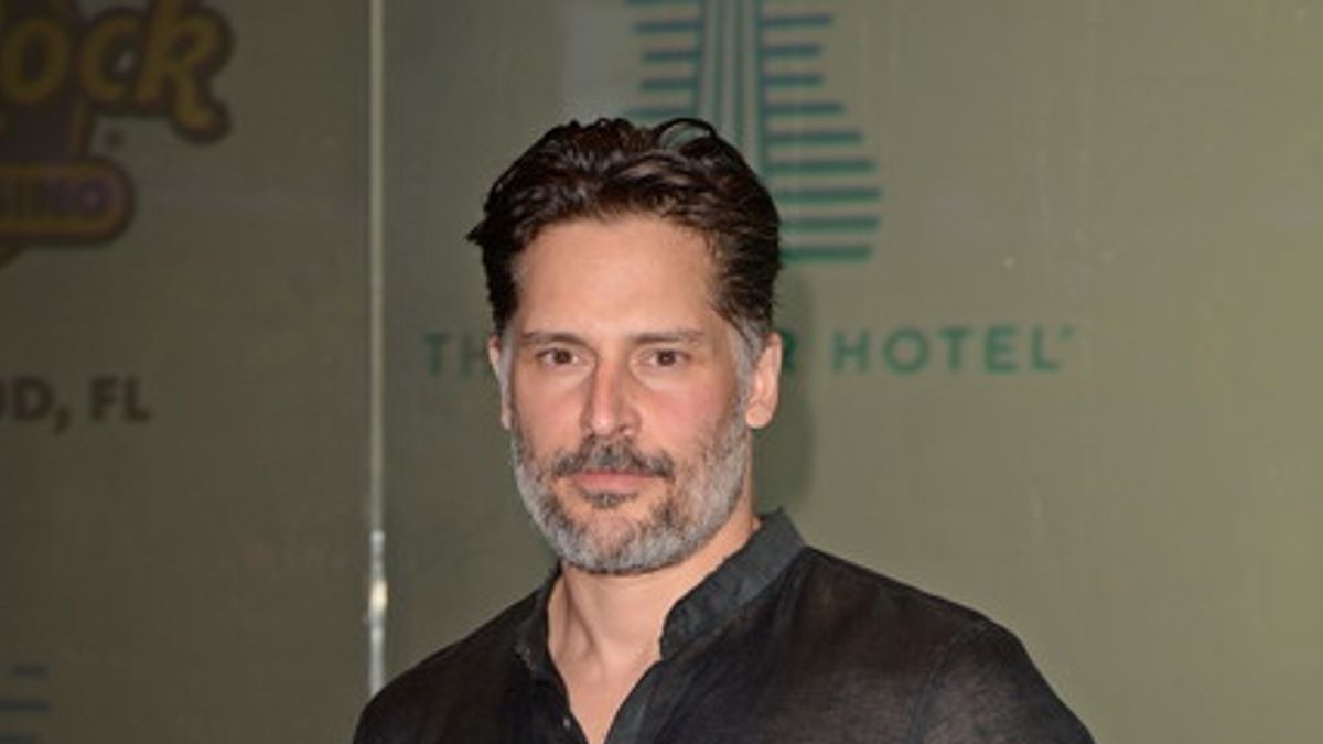  Regolare, uniforme, a incorniciare il volto: Joe Manganiello © Italy Photo Press