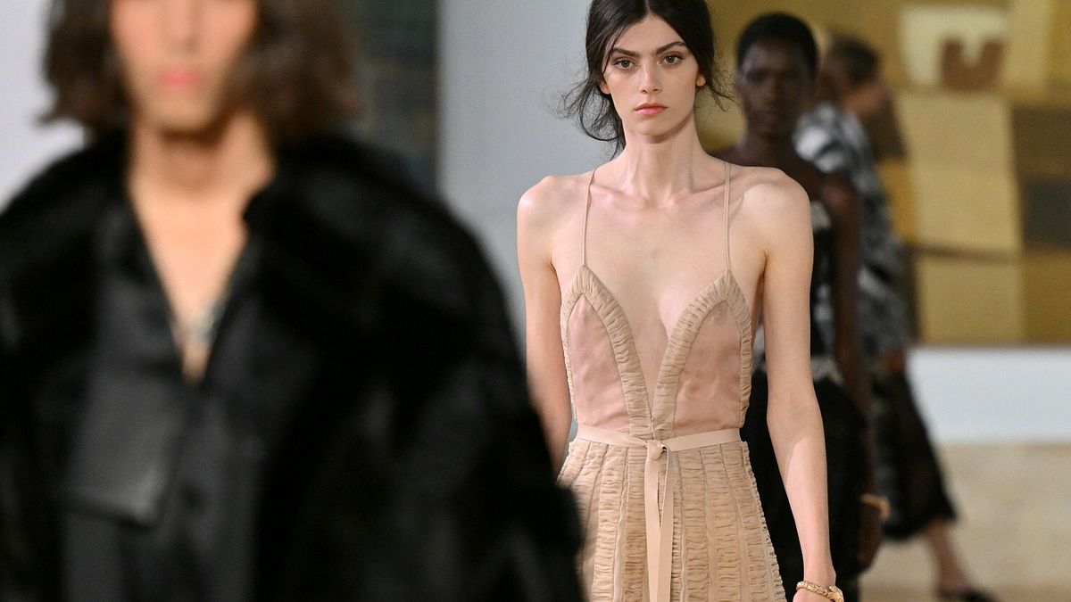 Fendi couture autunno inverno 2026-2027, i best look della sfilata a Roma © Afp