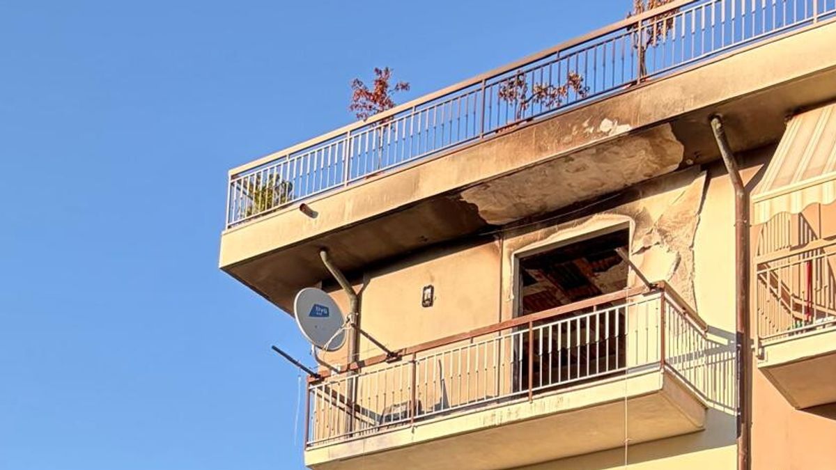  Incendio casa amico arezzo © Tgcom24