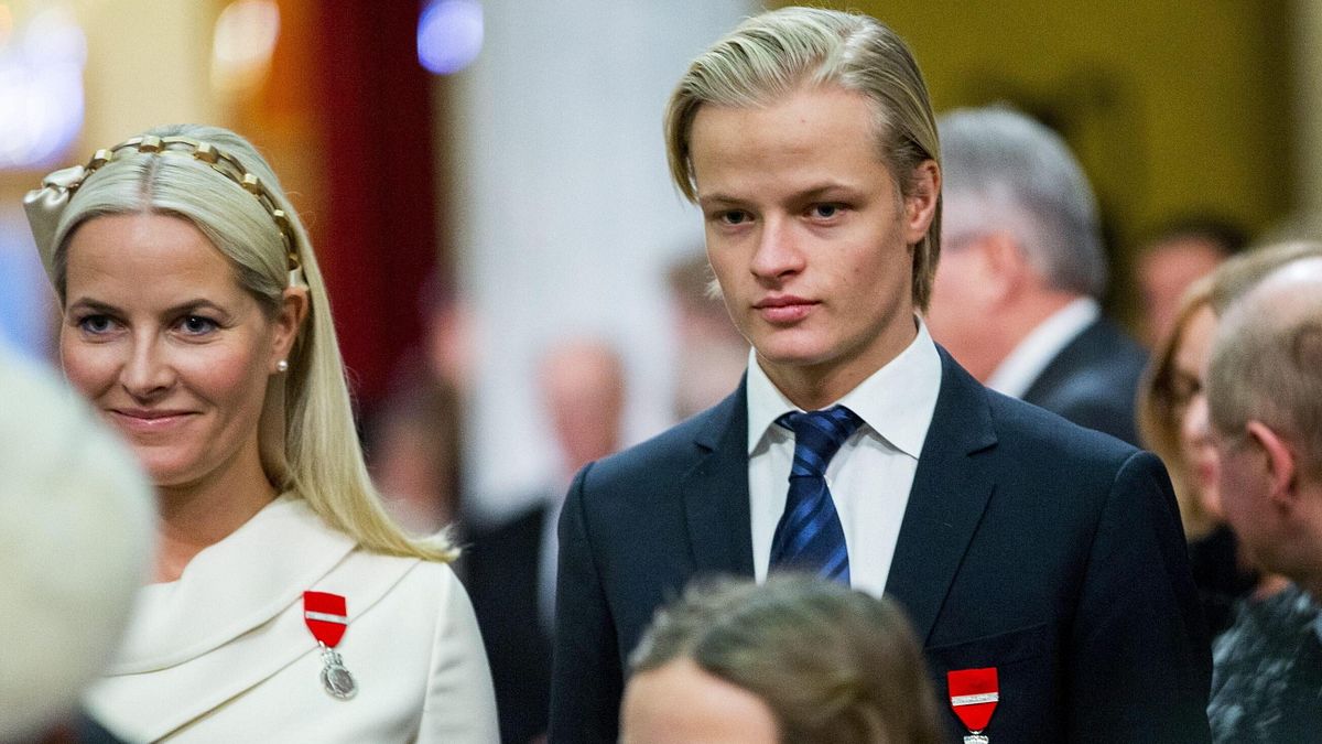 Marius Borg Hoiby accanto alla madre, la principessa Matte-Marit © Ansa
