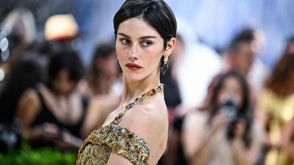 Gracie Abrams sul red carpet del Met Gala 2026 © IPA