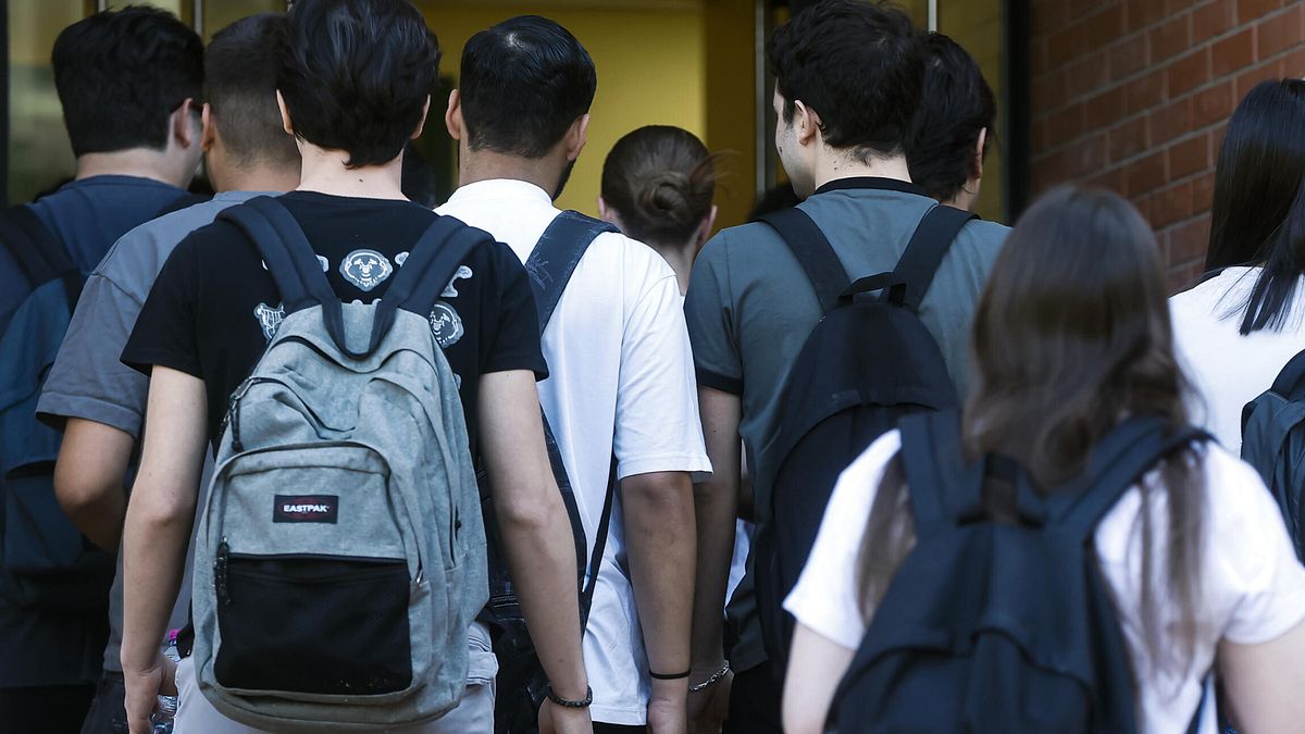  © Ansa