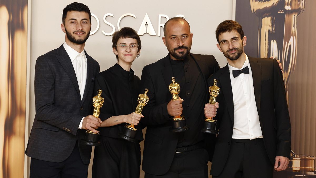  Basel Adra, Rachel Szor, Hamdan Ballal e Yuval Abraham premiati con l'Oscar per No Other Land © Ansa