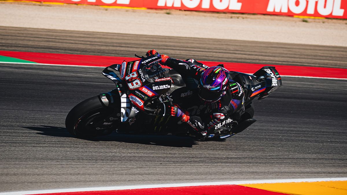  © Aprilia Racing Press Office