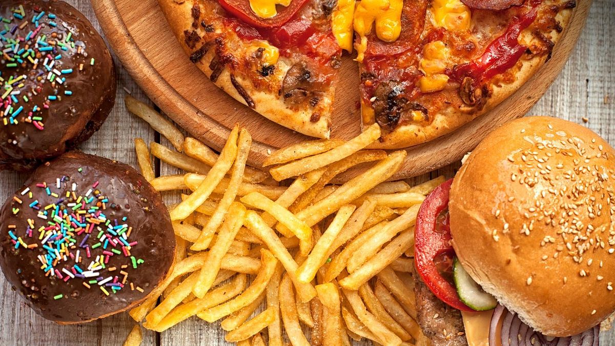 Il comfort food non è mai cibo sano: che sia dolce o salato soddisfa il binomio cibo = amore. © istockphoto