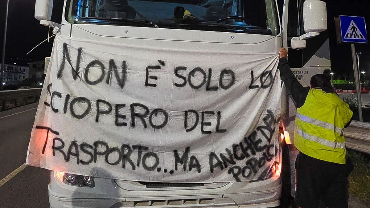  © Ansa