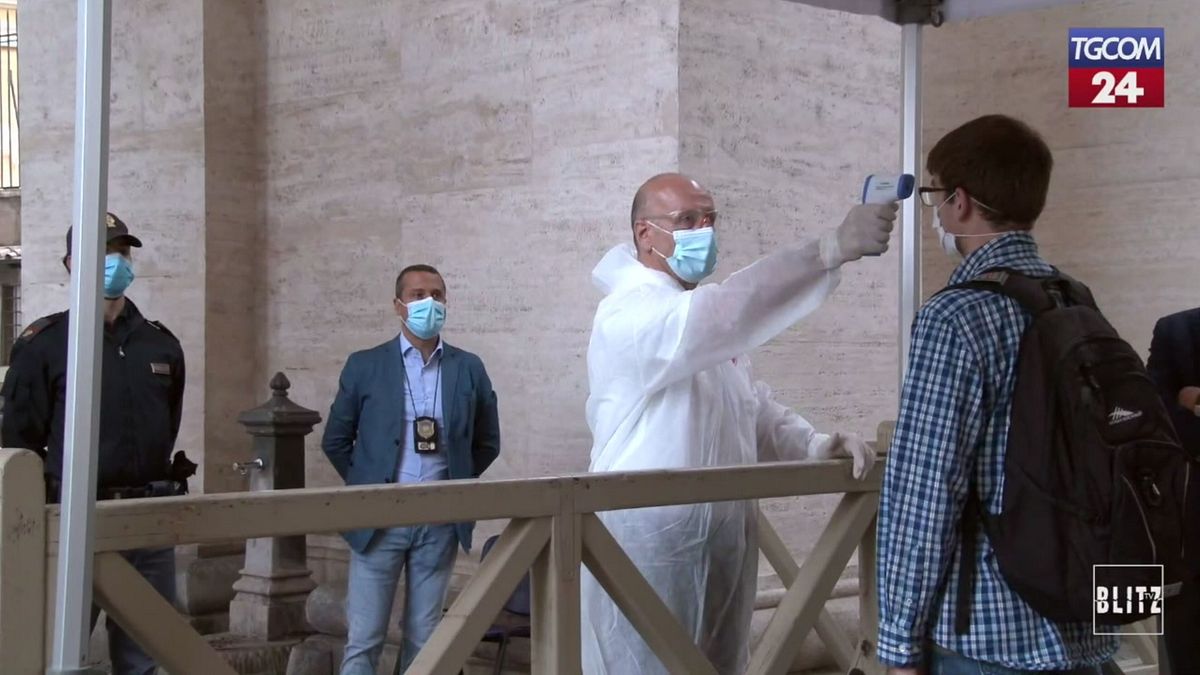 Distanziamento, temperatura e controlli: ecco come riapre San Pietro 