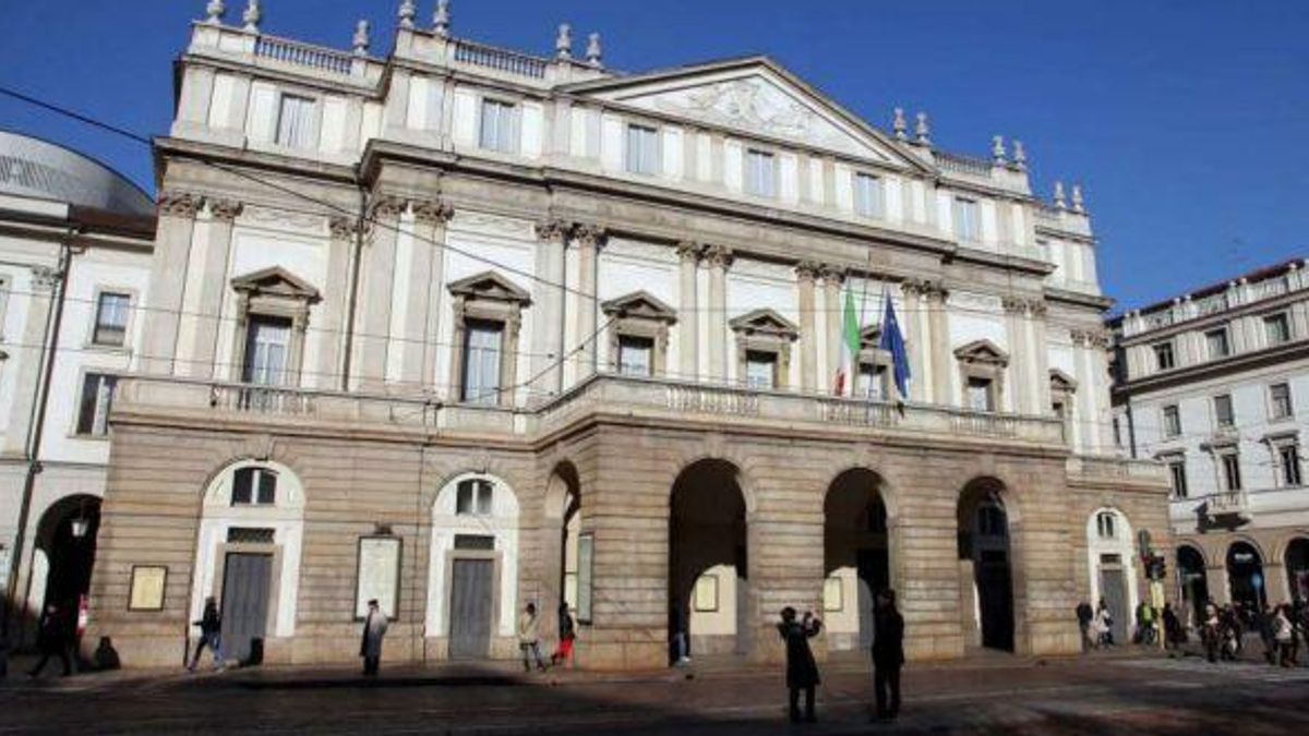  © agenzia