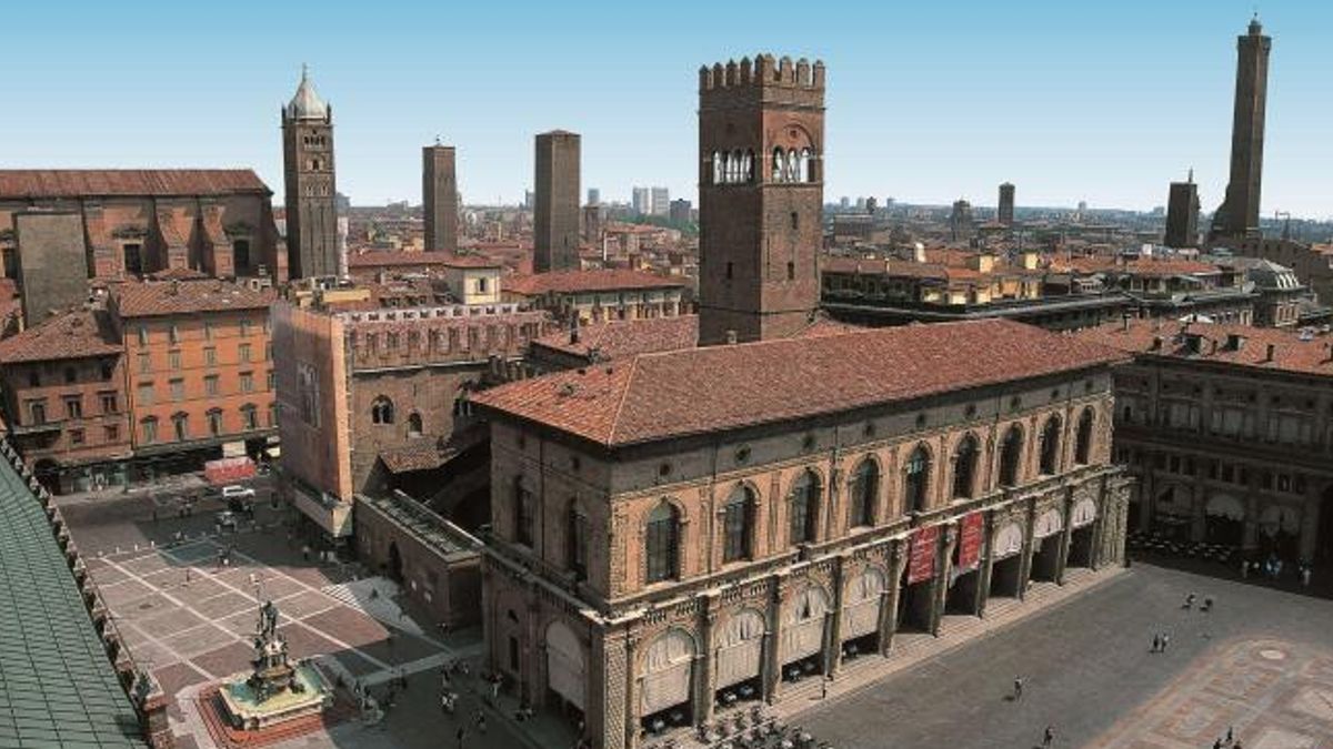 Bologna, Piazza Maggiore © ufficio-stampa