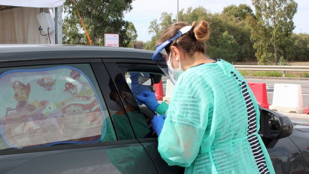 Roma, il drive-in più grande d'Italia per eseguire i tamponi © Ansa