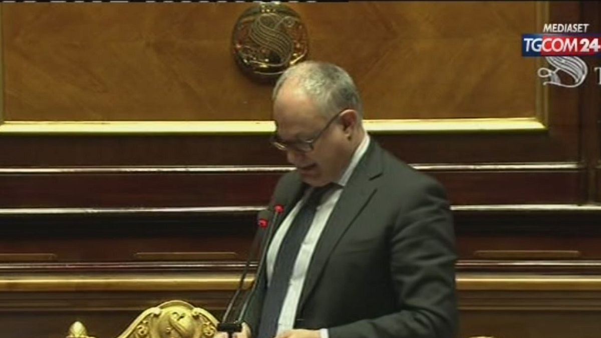 Breaking News delle 16.00 | Gualtieri: guardare a ripresa 