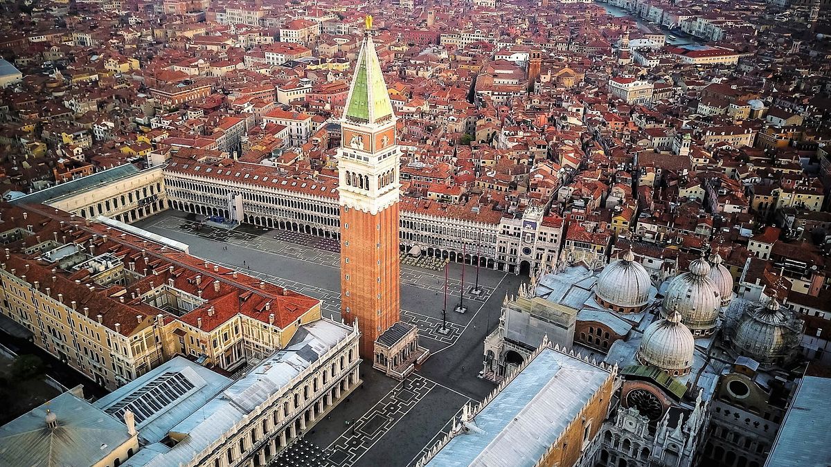  Venezia, Piazza San Marco  © Istockphoto