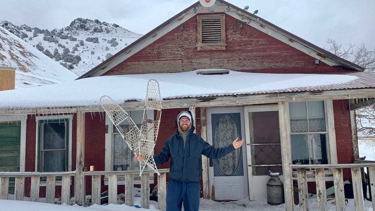 Brent Underwood, un imprenditore americano, rimasto bloccato per sei mesi in un villaggio abbandonato in California © Twitter - Brent Underwood