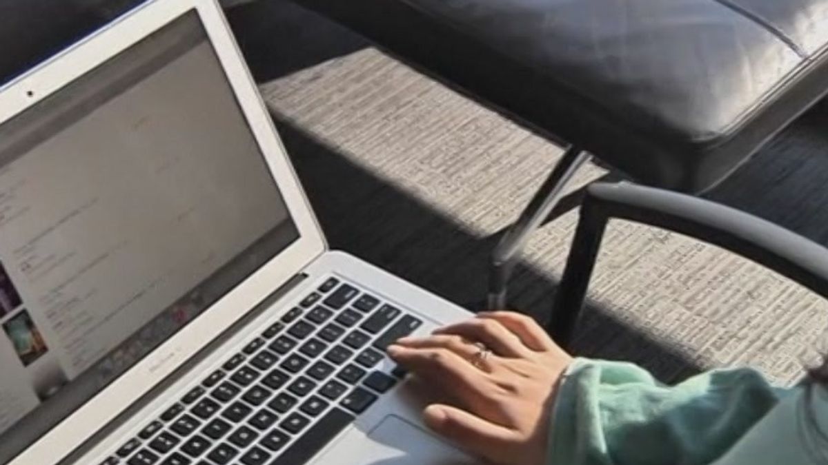 Istiga ragazzine all'anoressia sul web: denunciata blogger 