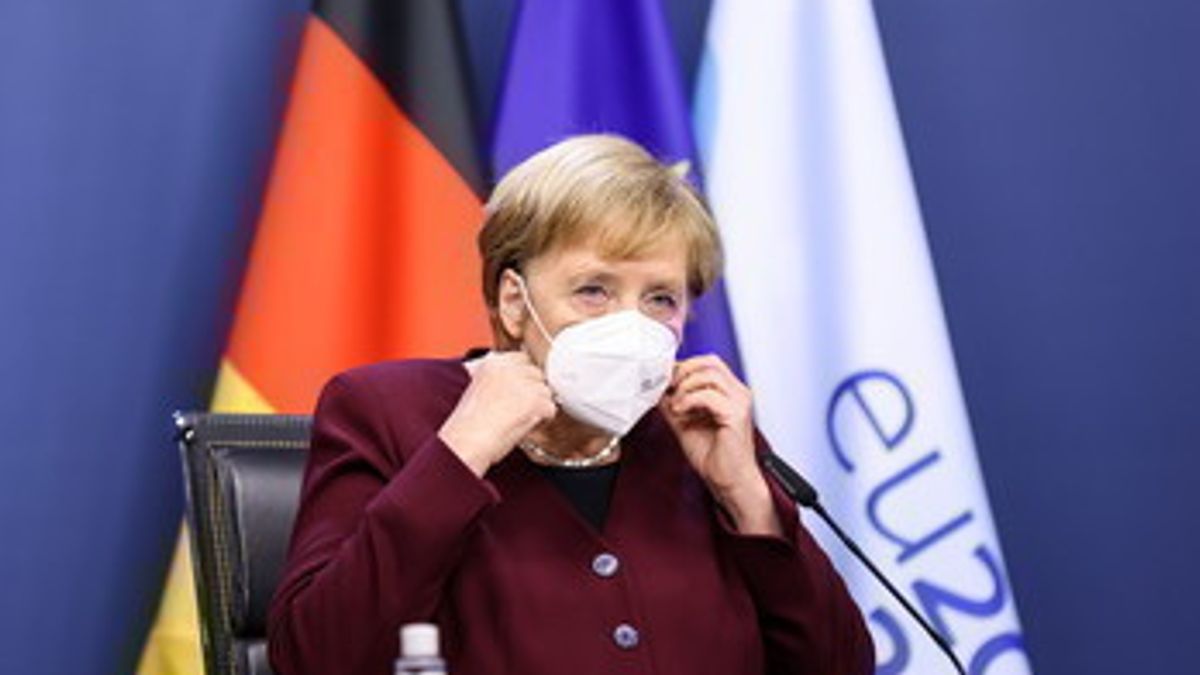  © angela merkel mascherina