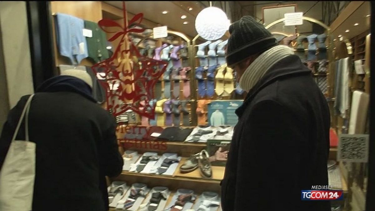 Natale, a Milano è già caccia ai regali 