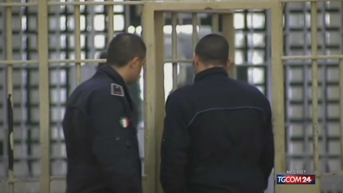 Coronavirus, resta l'allarme per le carceri 