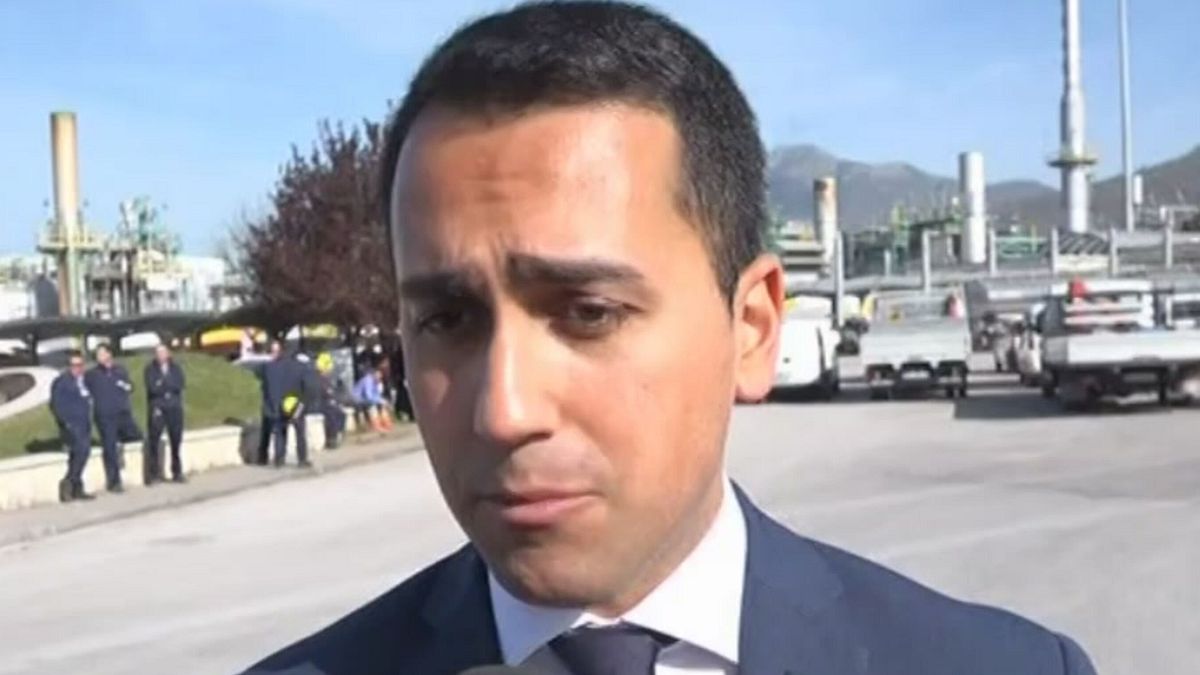 Viggiano, Di Maio: sfiduciamo Renzi 