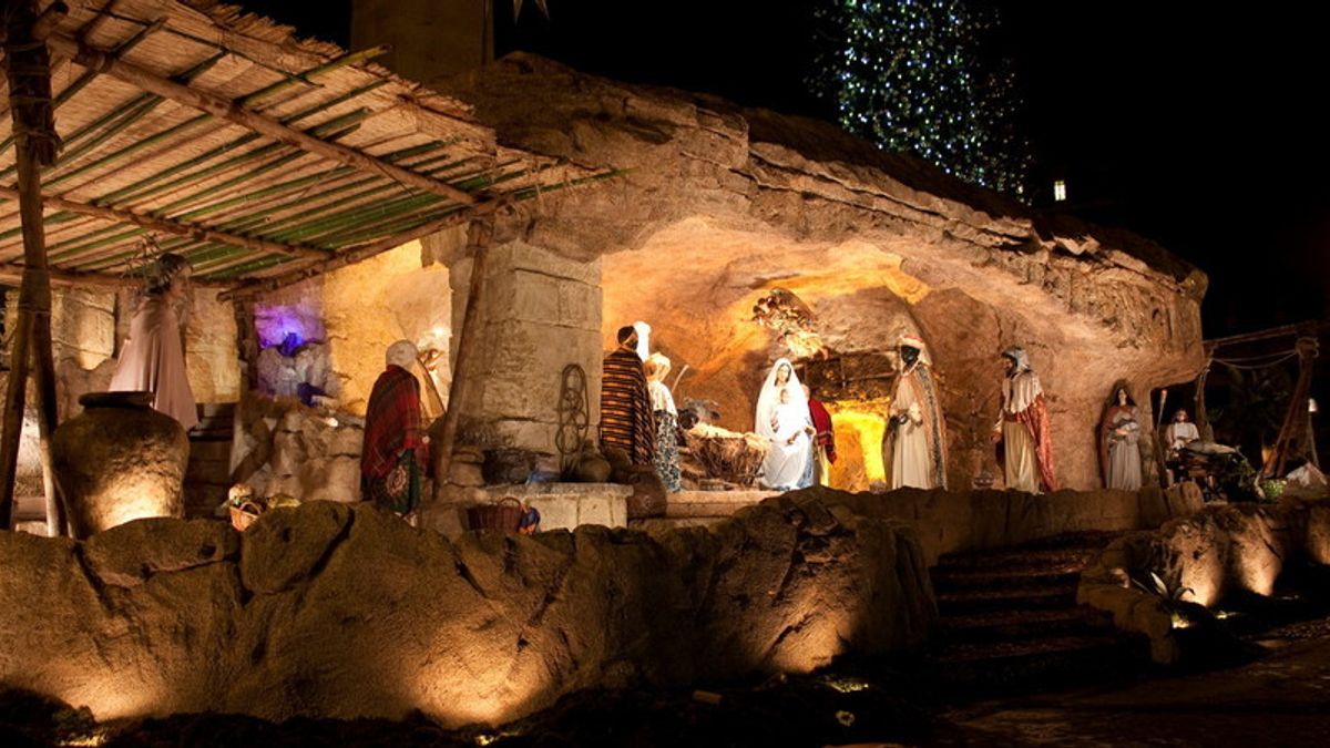  Il rito più antico è quello del Presepe. Nella sua versione "vivente" è stato "inventato" da San Francesco e realizzato per la prima volta nel 1223. © Istockphoto