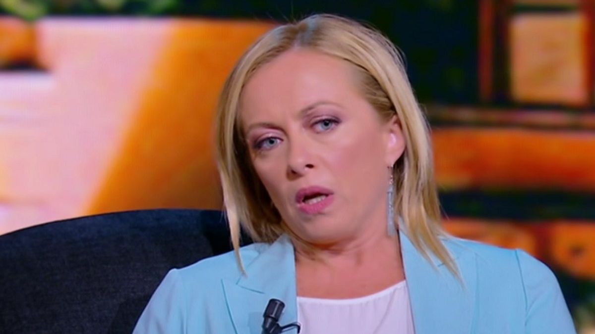 Scuola, Meloni: "Il governo ha affrontato il tema scuola con presunzione" 