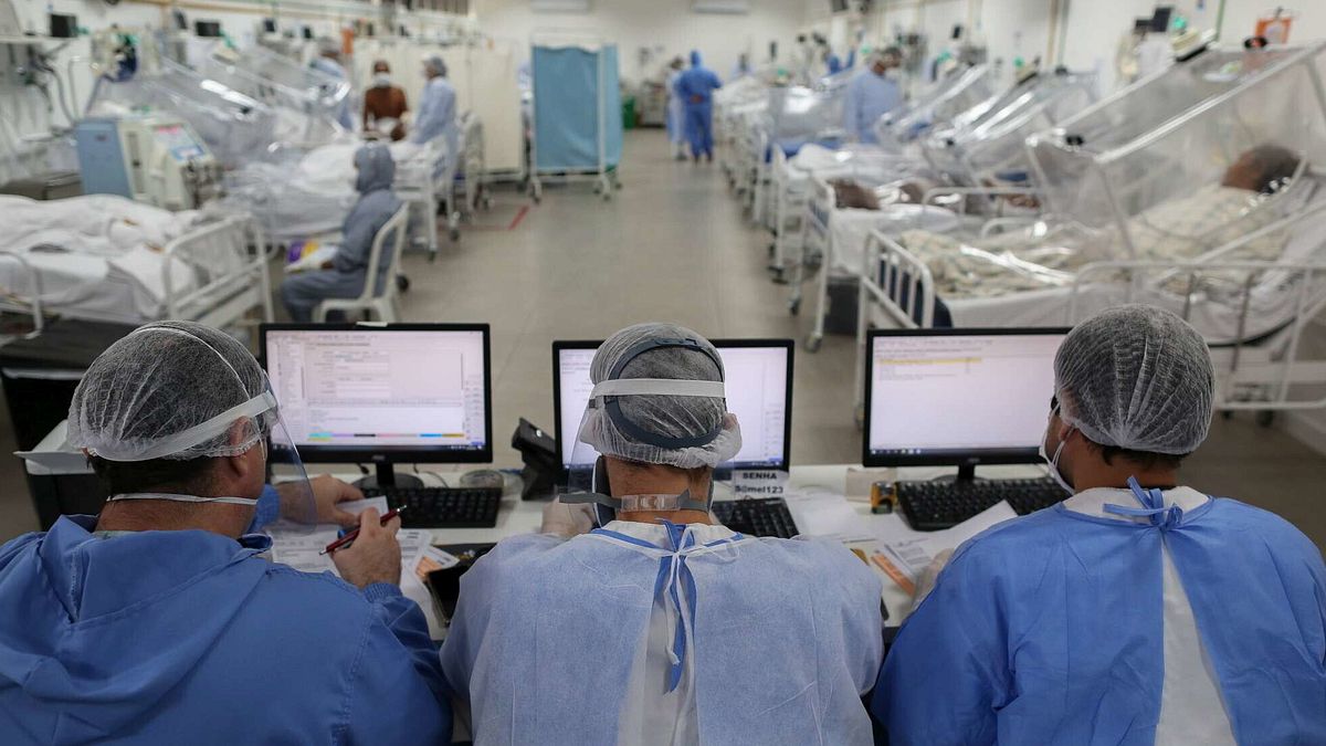 La terapia intensiva che tratta i pazienti con coronavirus COVID-19 nell'ospedale Gilberto Novaes di Manaus, in Brasile, il 20 maggio 2020  © Afp