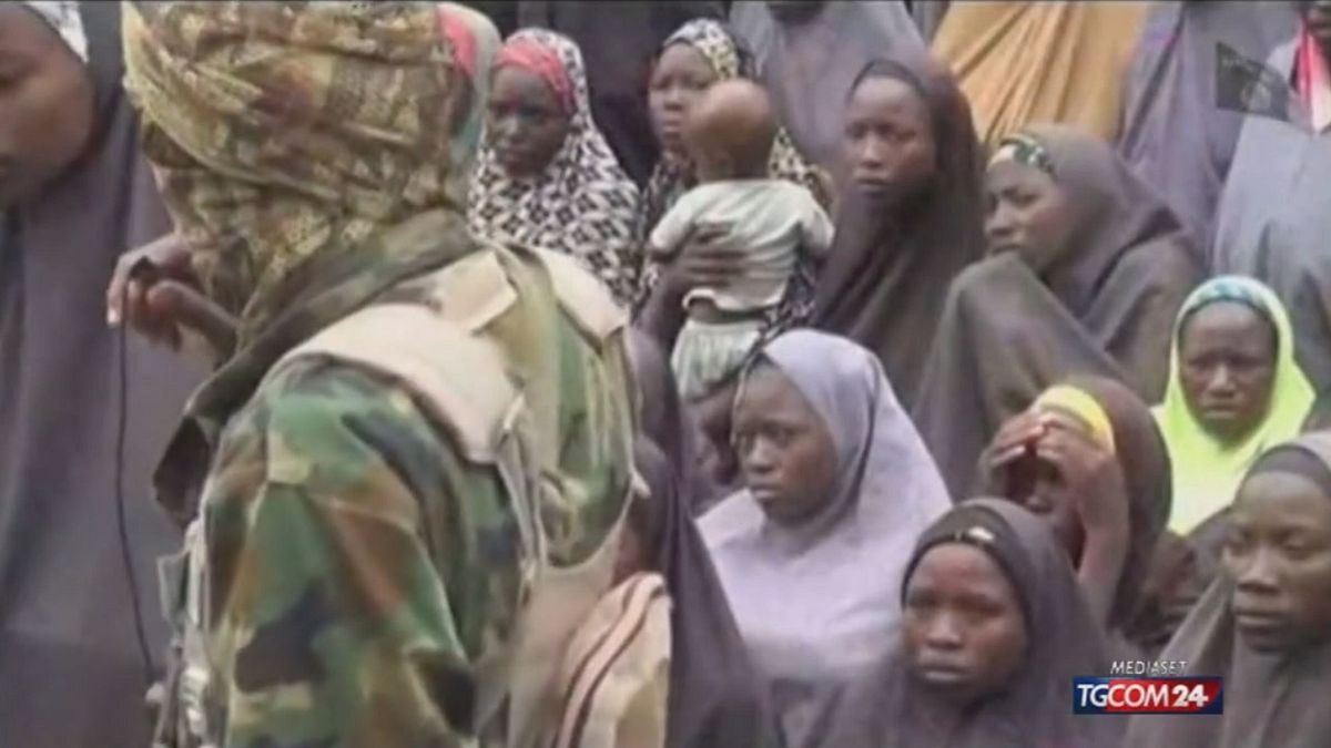 Nigeria, Boko Haram spunta un nuovo video: scambio prigionieri-studentesse rapite 