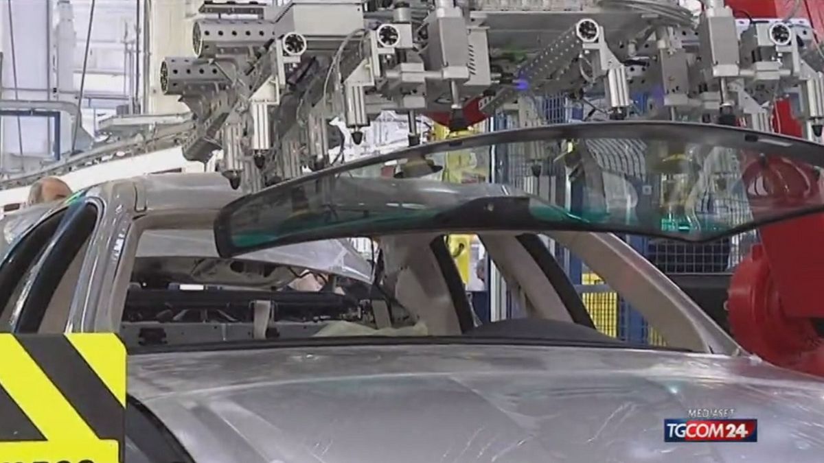 Treviso, a 7 anni trovano un lavoro al papà 