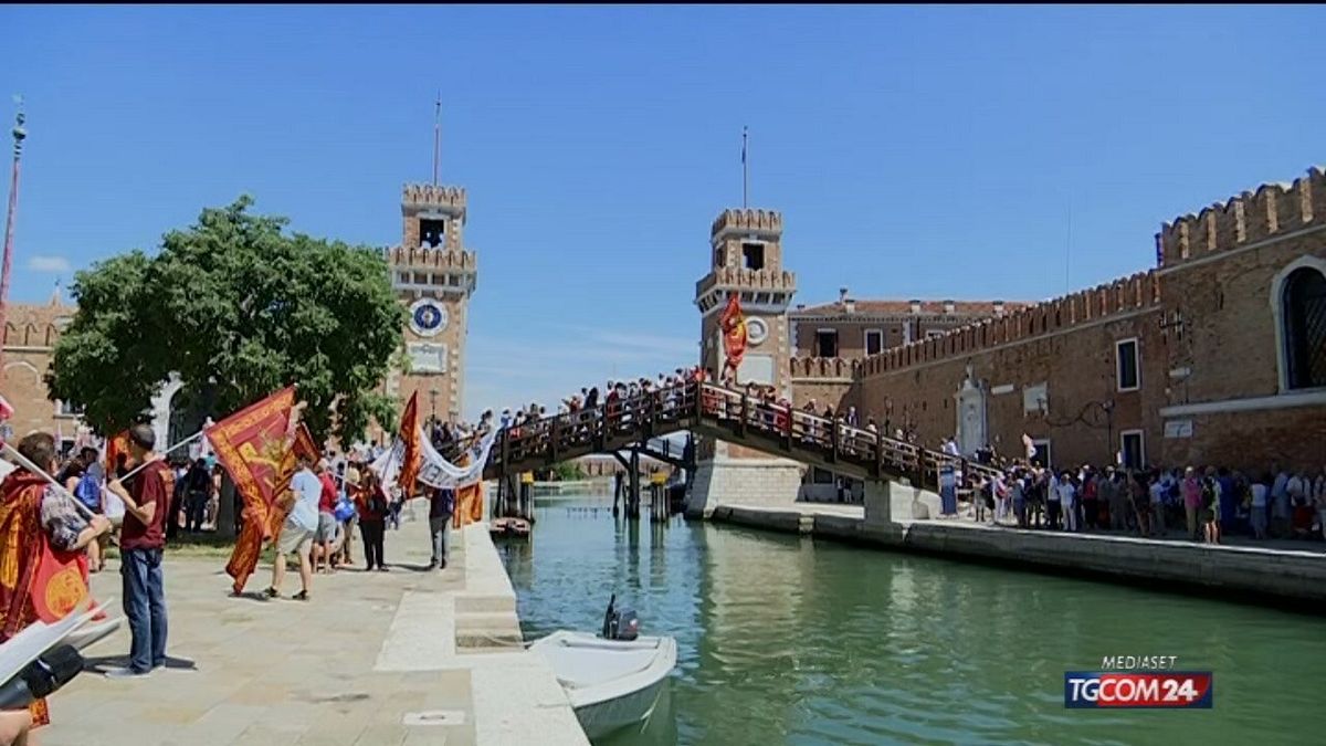 Venezia ancora contro i turisti 