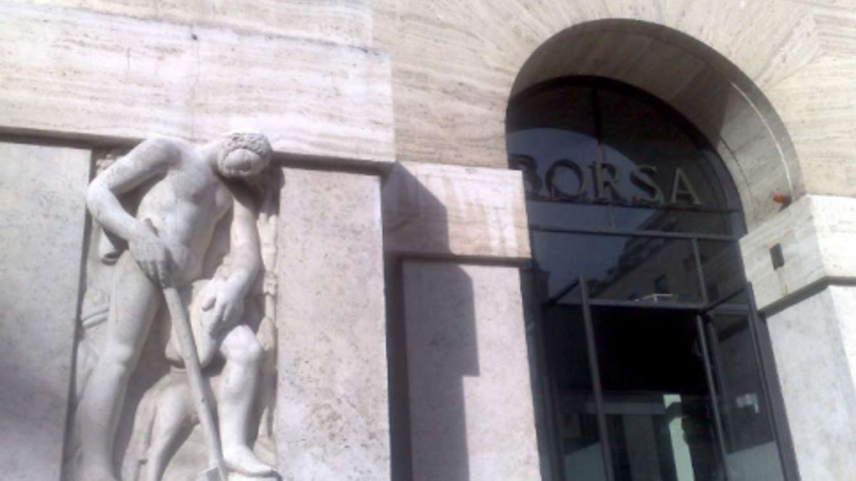 
      
   
    © agenzia
