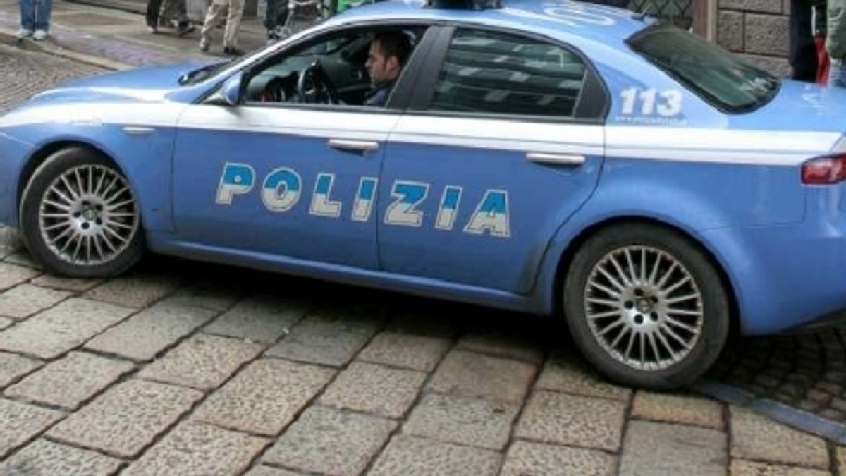  © agenzia