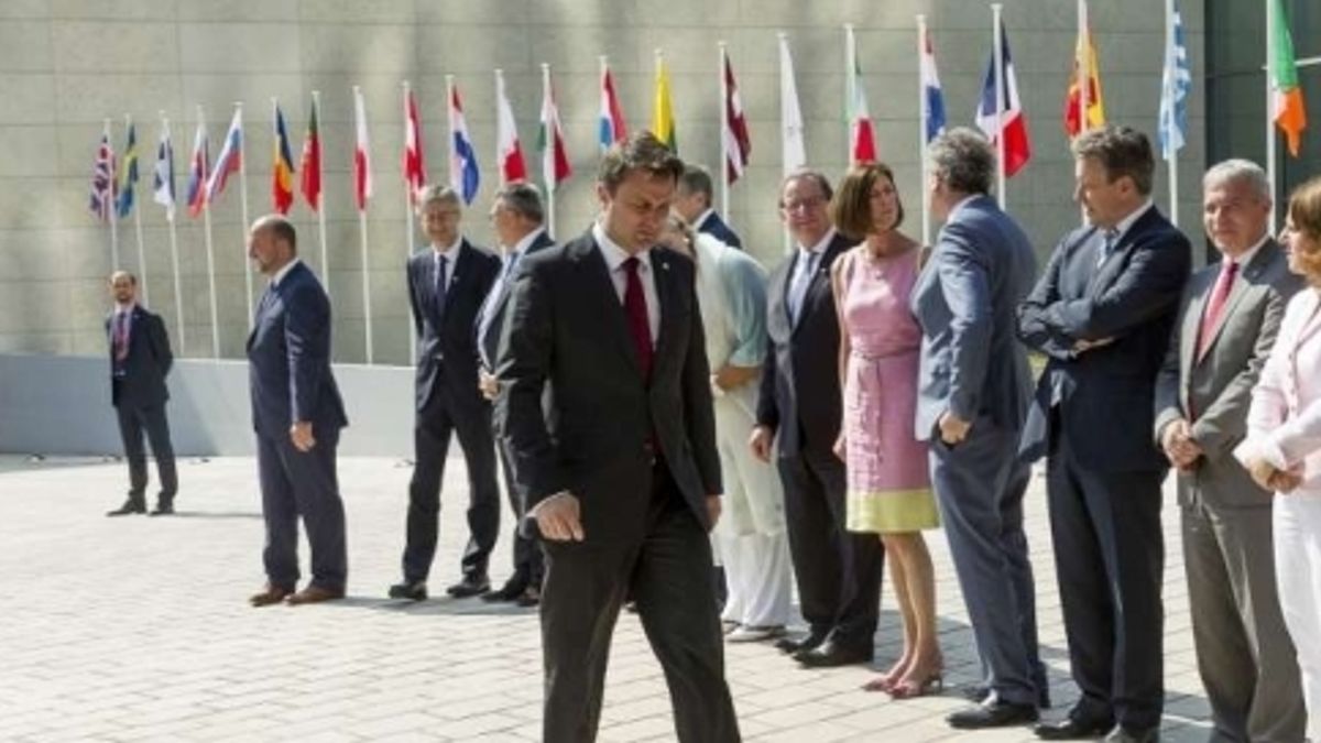 
    © -afp