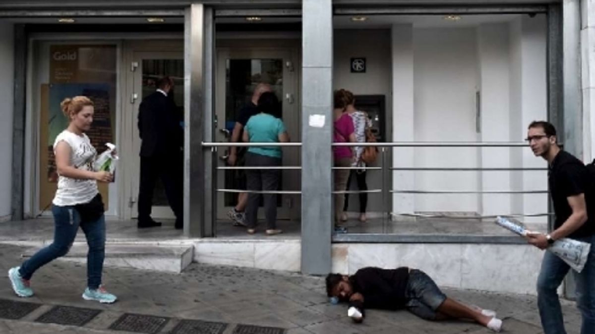 
    © -afp