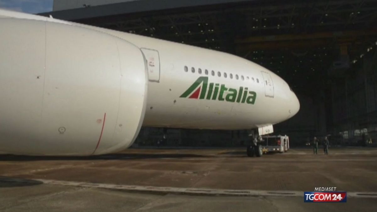 Alitalia, trovato "pre accordo" con i sindacati 