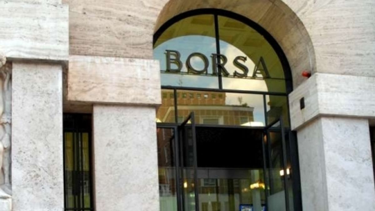  © agenzia