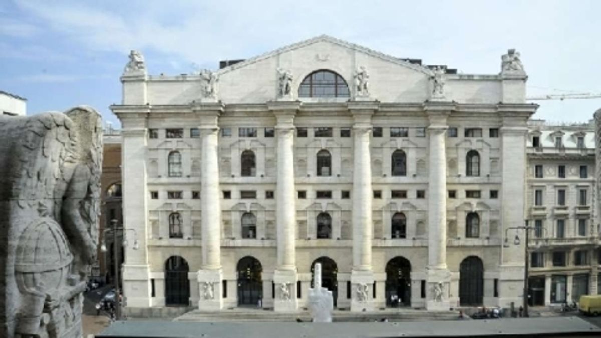  © agenzia