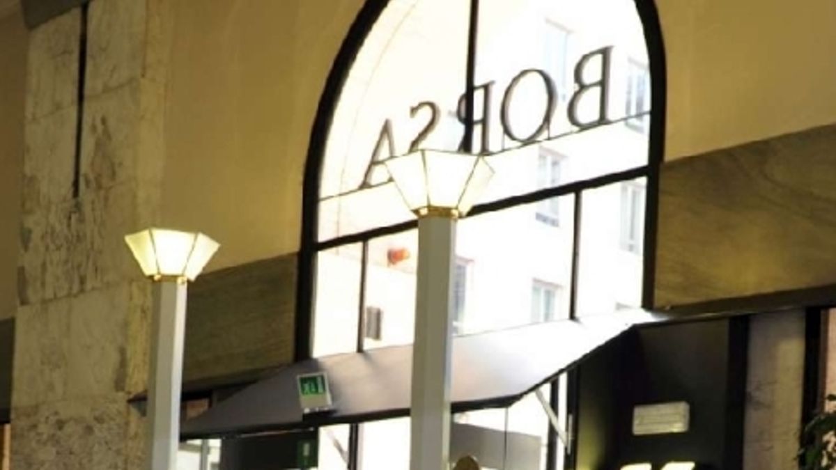  © agenzia