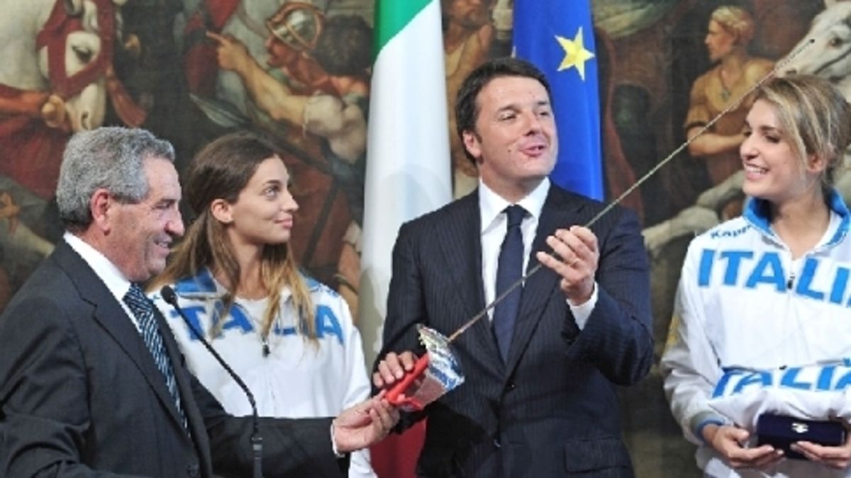  © agenzia