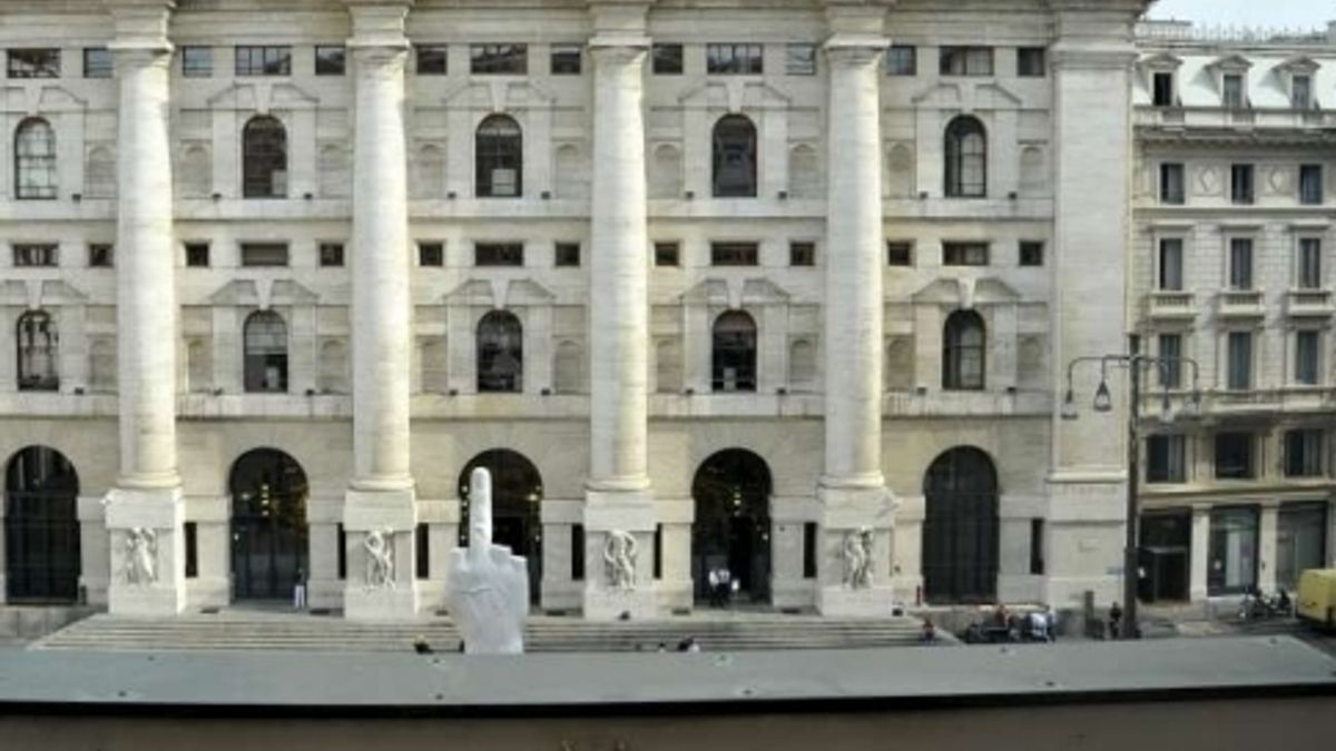  © agenzia
