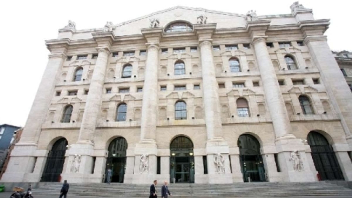  © agenzia