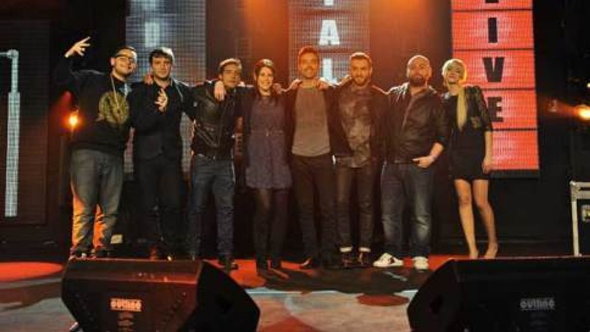  © agenzia