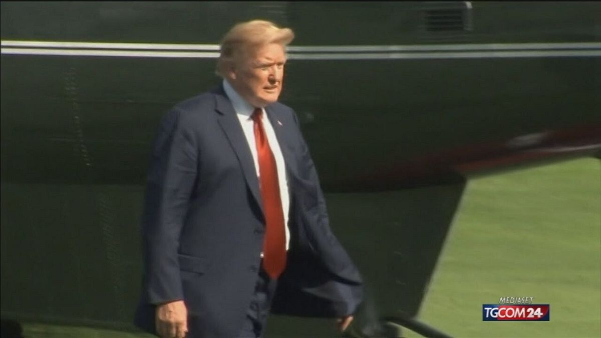 11.30 TRUMP GOLA PROFONDA E LIBRO SRV © Tgcom24
